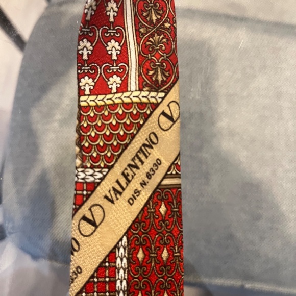 Valentino Mens  Limited edition  Designer Tie - Picture 3 of 4